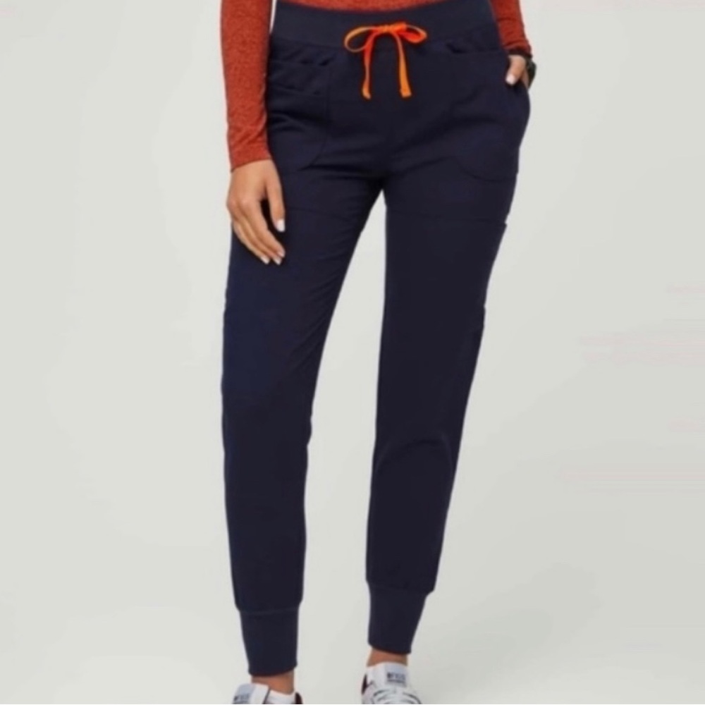 Figs Nepal jogger